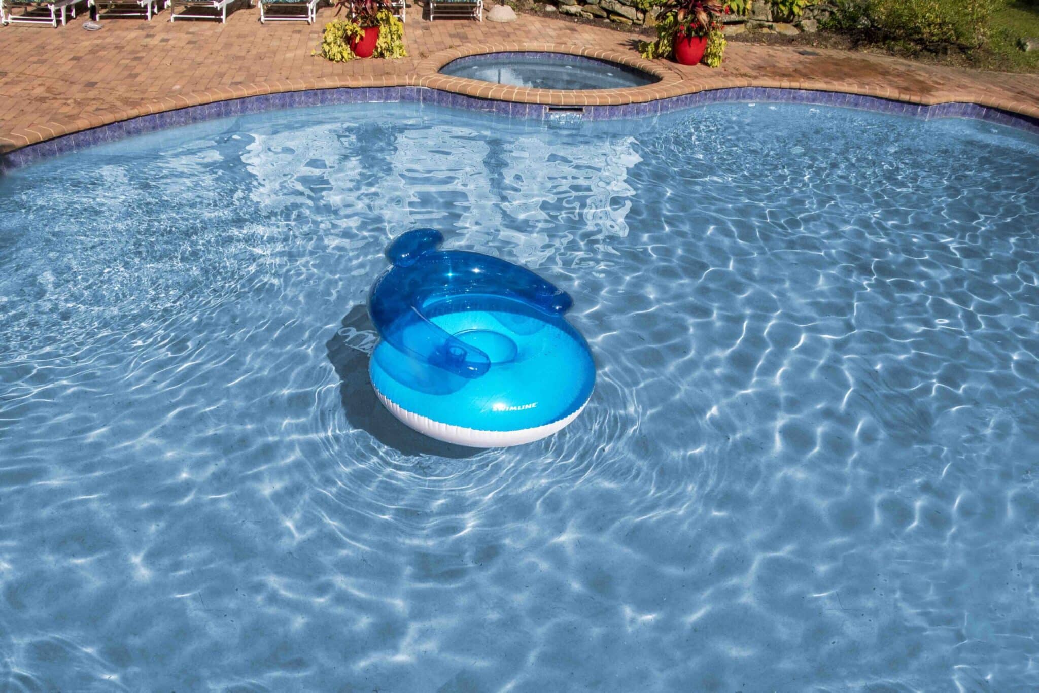 SWIMLINE BUBBLE CHAIR
