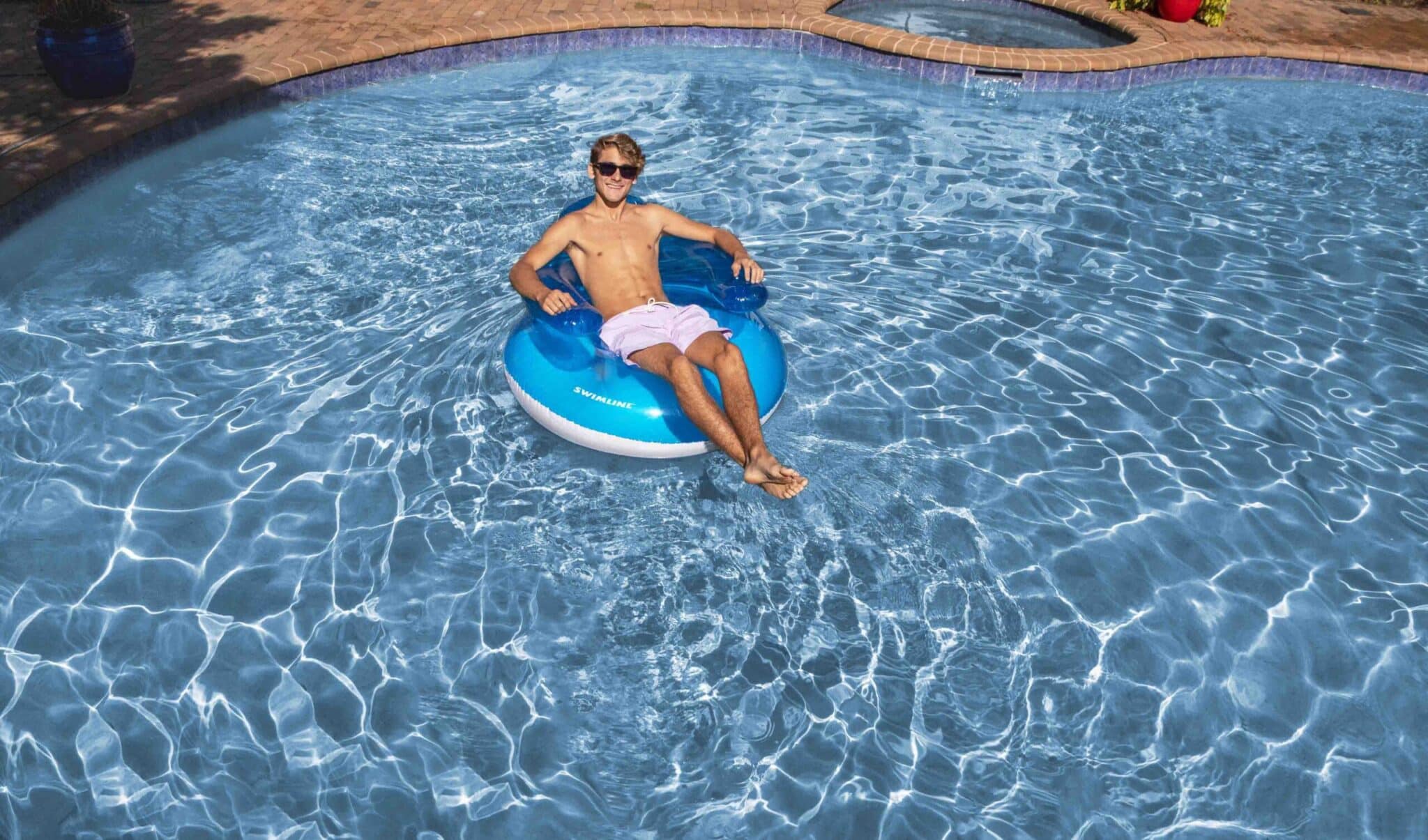SWIMLINE BUBBLE CHAIR