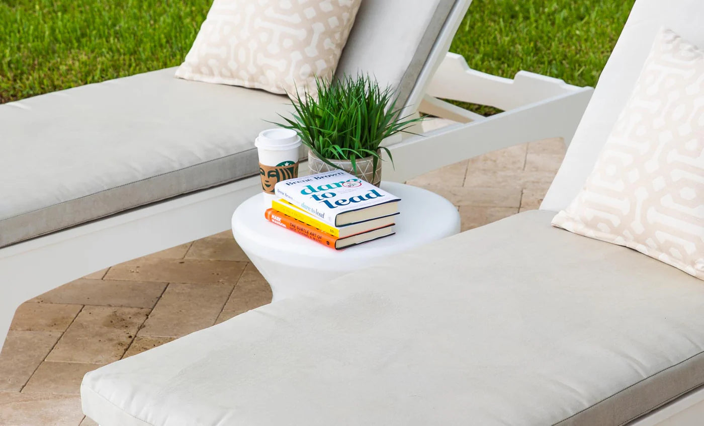 LEDGE LOUNGER SIGNATURE SIDE TABLE W/UMBRELLA HOLE **MUST BE PURCHASED IN-STORE**